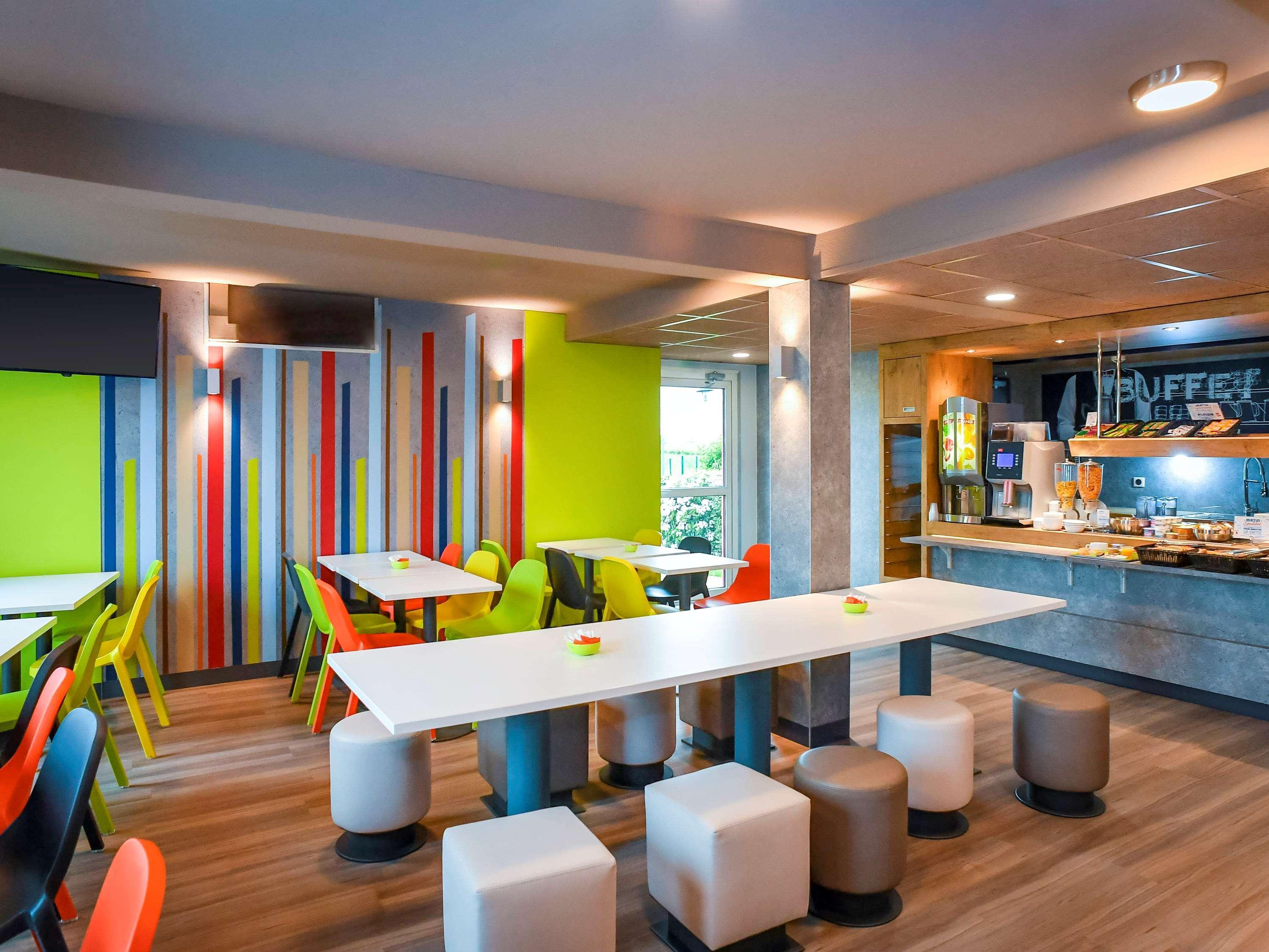 Ibis Budget Кутанс Екстериор снимка